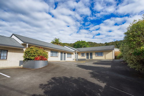 Pohutukawa Lodge Exterior